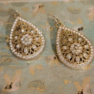 🌼50% if you BUNDLE Teardrop Earrings